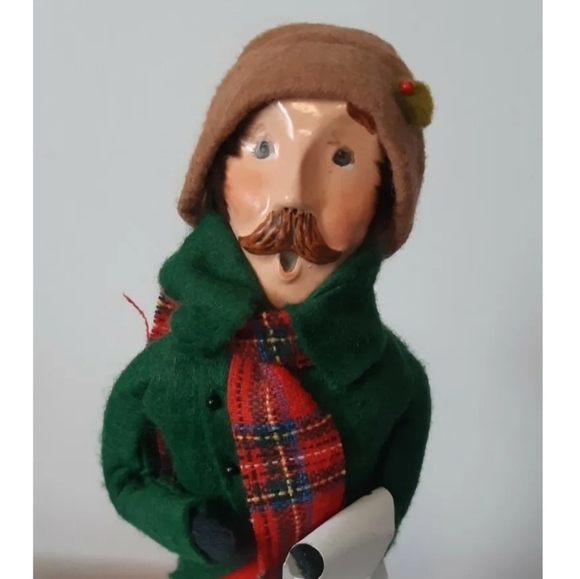 BYERS' CHOICE LTD. 1986 CHRISTMAS CAROLER sheet Music man plaid scarf tan pants - Picture 8 of 9